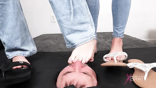 Halee & Kristina - Sweaty Sandal Foot Cleaner