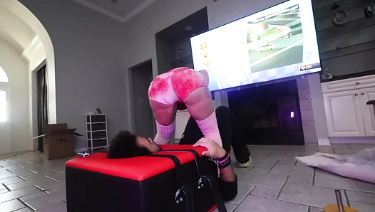Goddess MsTrigga's Smotherbox Mario Kart Domination