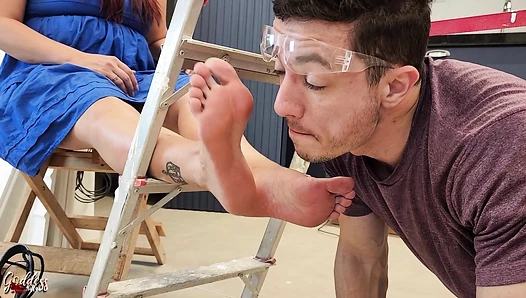 Electricist Foot Pervert Tricks Kiffa Worshipping Her Feet to Finish the Job - FOOT FETISH - FOOT WORSHIP - SOLES - SOLES LICKING - WEDGES HIGH HEELS - FEET - FOOT