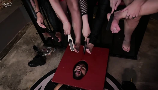 4 girls feds a slave with feet scraps