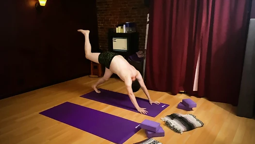 Tyler Dare Makes Hanz VanDerKill Worship Her Body After He Gives her Sass with boob flexing, muscle worship, body kissing