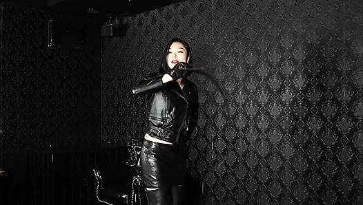 Mistress Ruiko Whipping – Target Game (Mistress-Only View)
