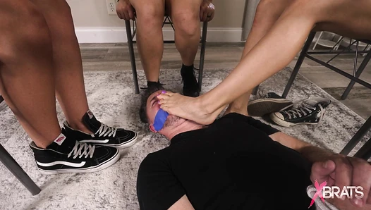 Naomi Mandy & Sushii - Stinky Foot Smother under the table