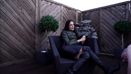 Outdoor Boot Worship (FULL HD) - Lady Johanna